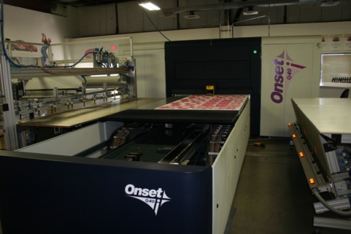 The Inca Q40i in action, printing the FunDeco cuckoo clocks.